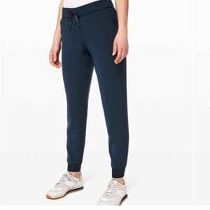 Lululemon On The Fly Jogger True Navy